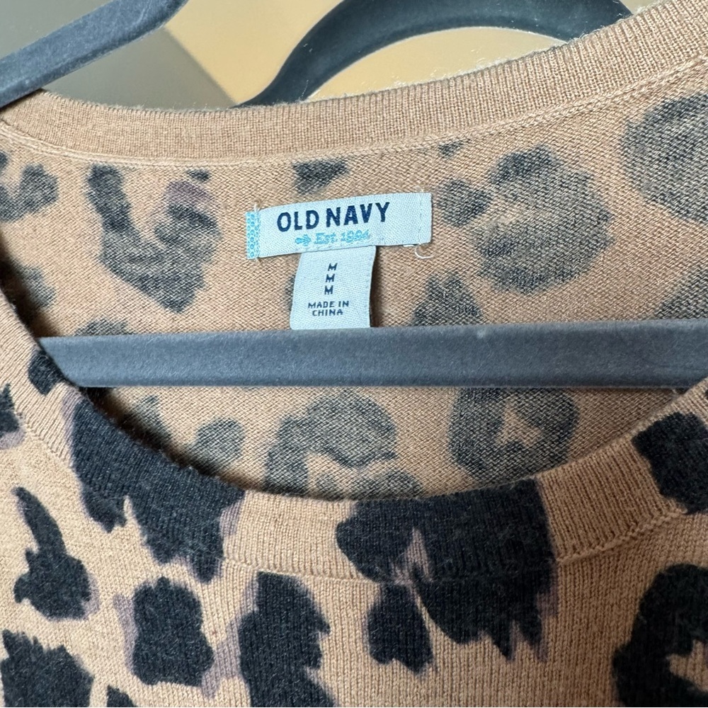 Old Navy Cheetah Sweater - Picture 4 of 4